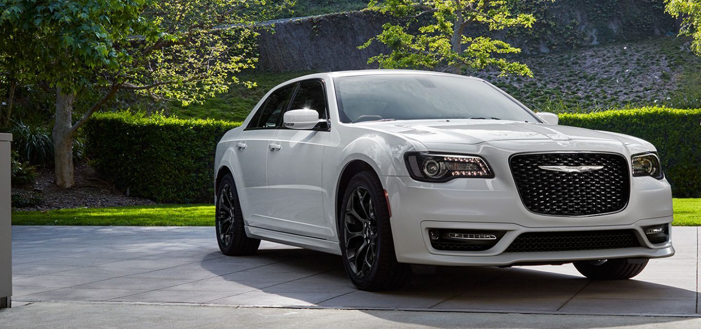 2019 Chrysler 300 Front White View Exterior Picture
